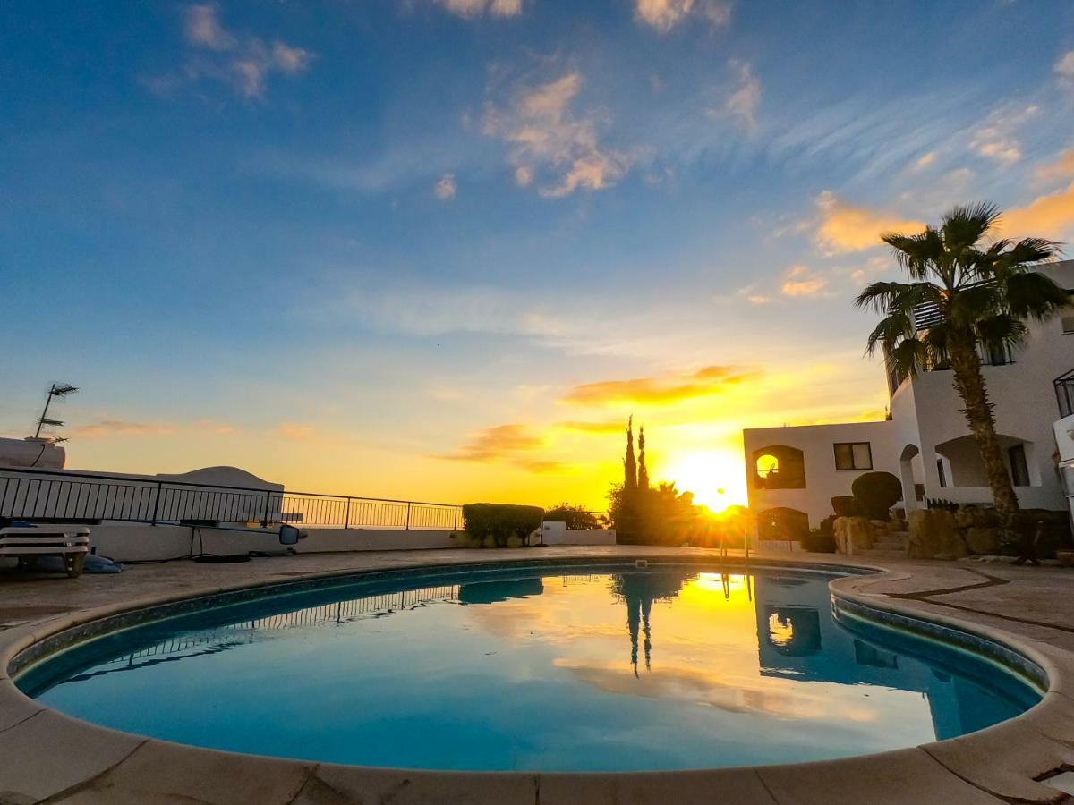 Ron'S Pergola Apartment Pafos Dış mekan fotoğraf